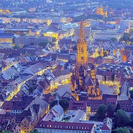 Mit Whirlpool, Infrarot-sauna & Schwarzwaldblick Appartement *