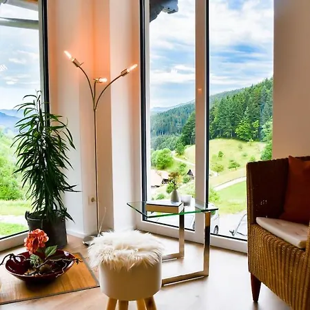 Mit Whirlpool, Infrarot-sauna & Schwarzwaldblick Appartement *
