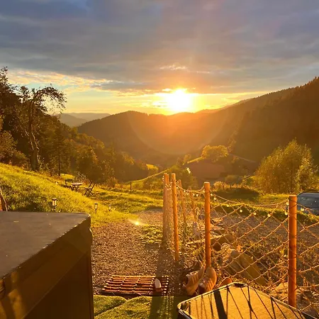 Mit Whirlpool, Infrarot-sauna & Schwarzwaldblick