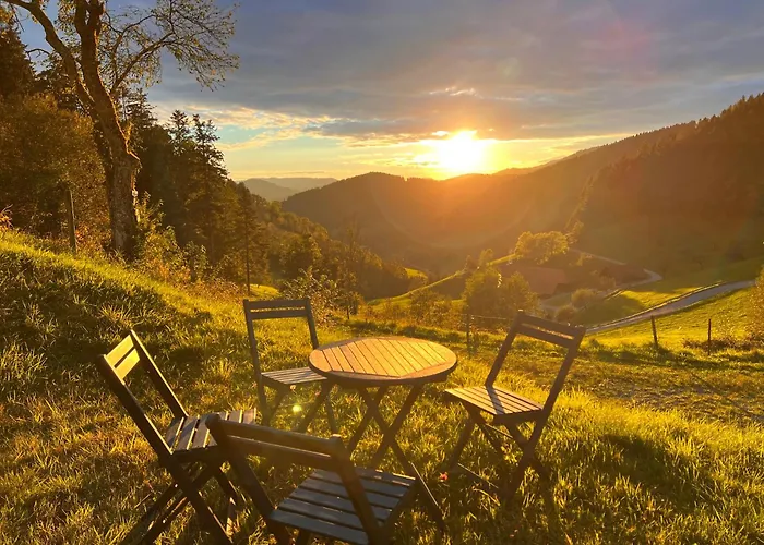 Mit Whirlpool, Infrarot-sauna & Schwarzwaldblick Lägenhet *